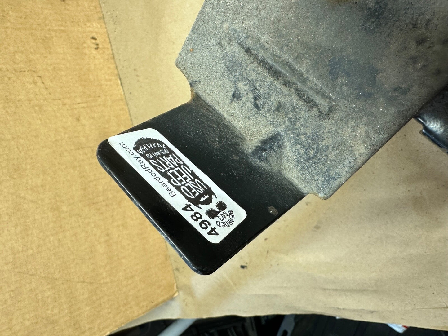 03-06 Jeep TJ Wrangler Evap Fuel Vapor Charcoal Canister P52109503A Bracket OEM