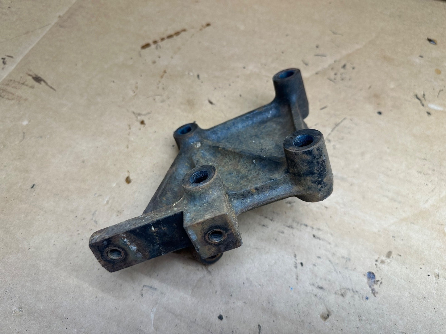 1987-1995 Jeep Wrangler YJ Steering Box Mounting Bracket Mount Brace OEM Spacer