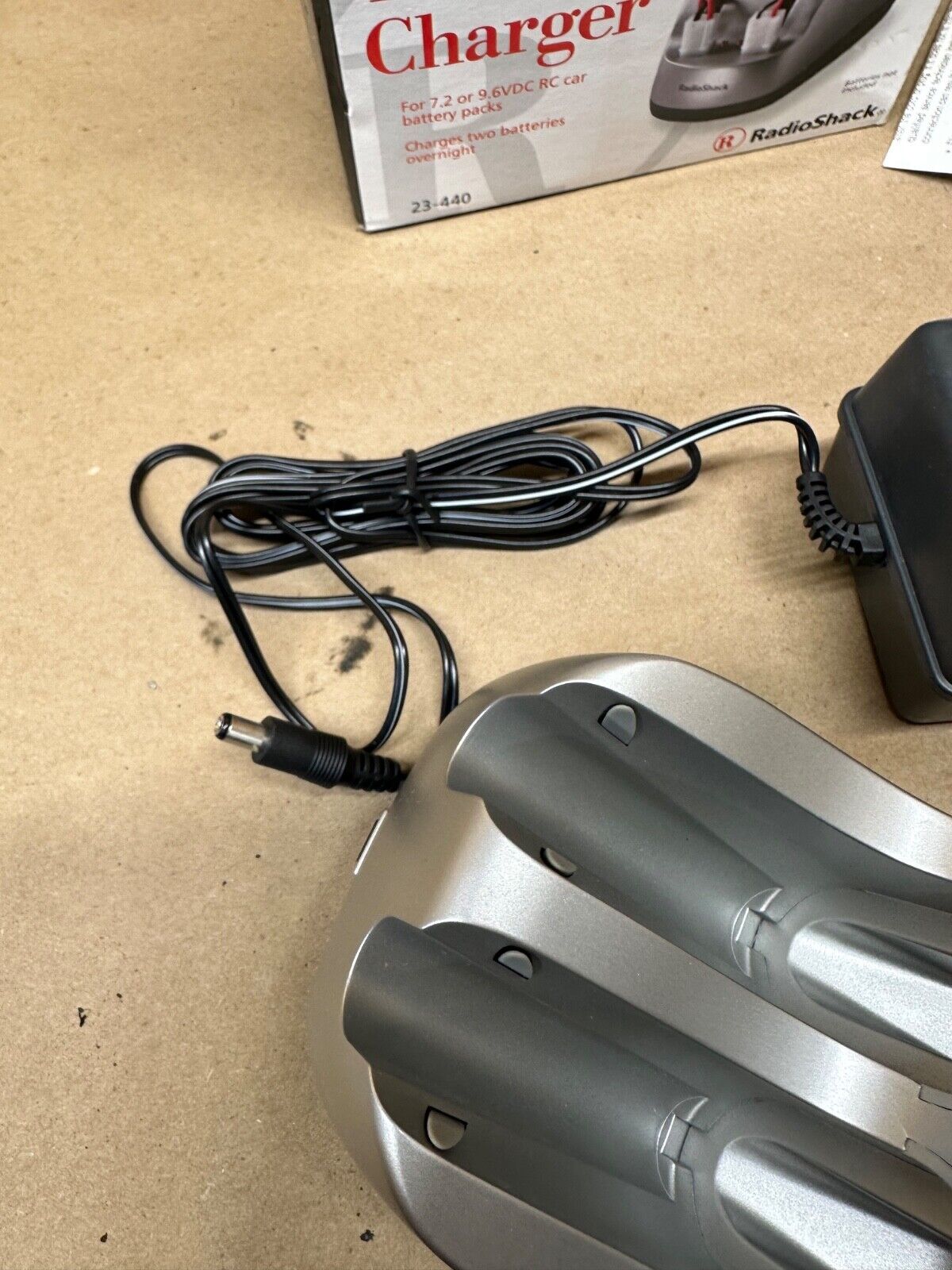 Vintage Radio Shack - Twin Ni-Cd/Ni-MH Racing Battery Pack AC Charger 23-440
