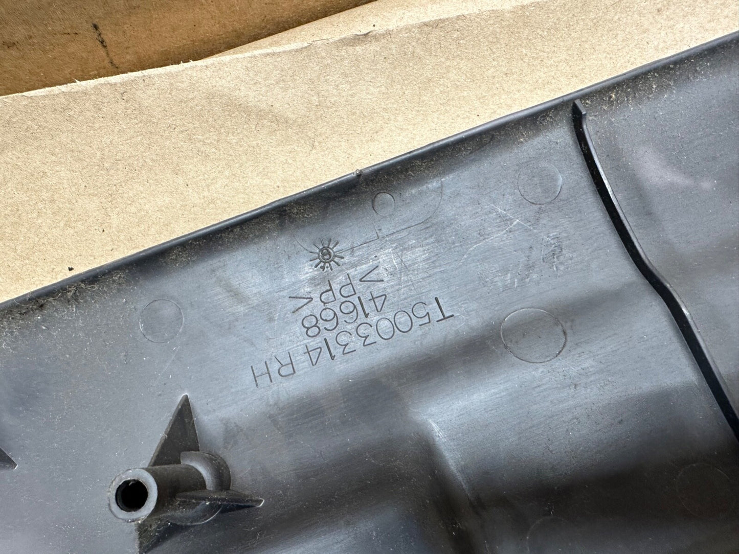 1997-2001 Jeep Cherokee XJ Lower Seat Trim Panel Right Passenger R 97 98 99 00