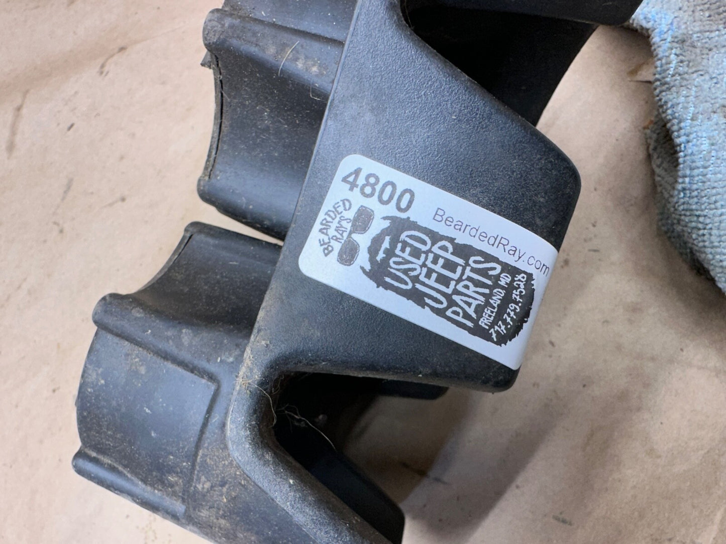 01-06 Jeep Wrangler TJ Center Console Cup Holder Insert Dual Cupholder Rubber