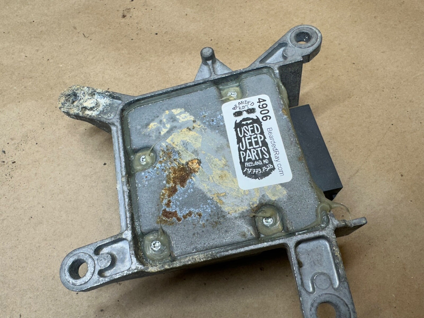 2004-2006 JEEP WRANGLER TJ Module Lower Middle Of Dash P56010533AA OEM 04 05 06