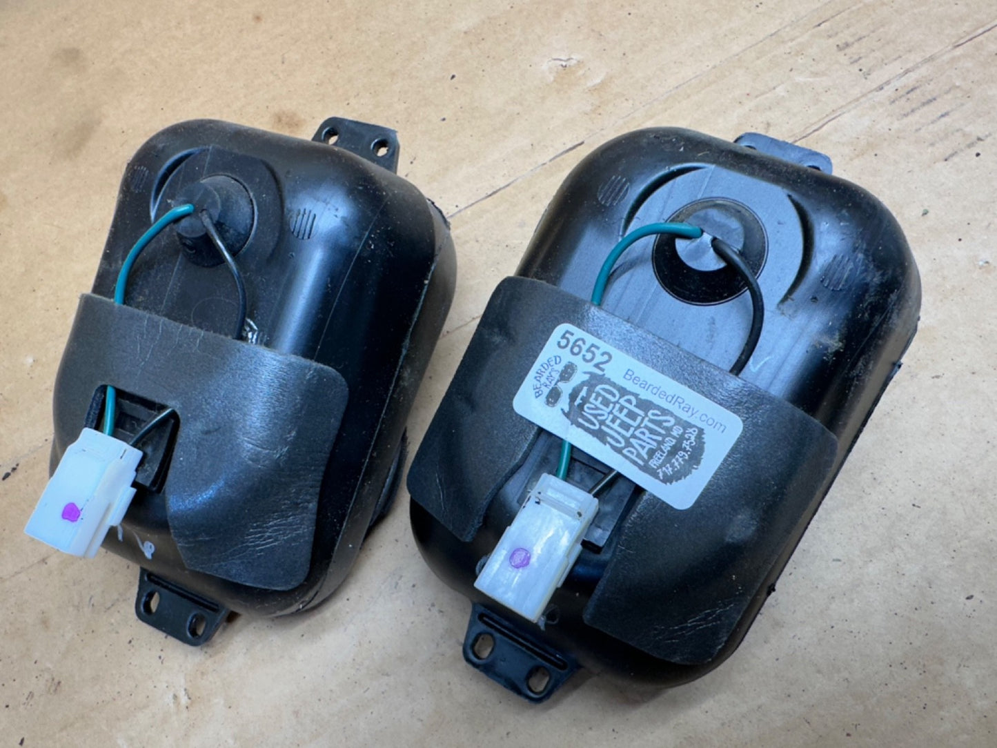 02-06 Jeep Wrangler TJ Premium Dash Speaker Housing Pair Left Right OEM Factory