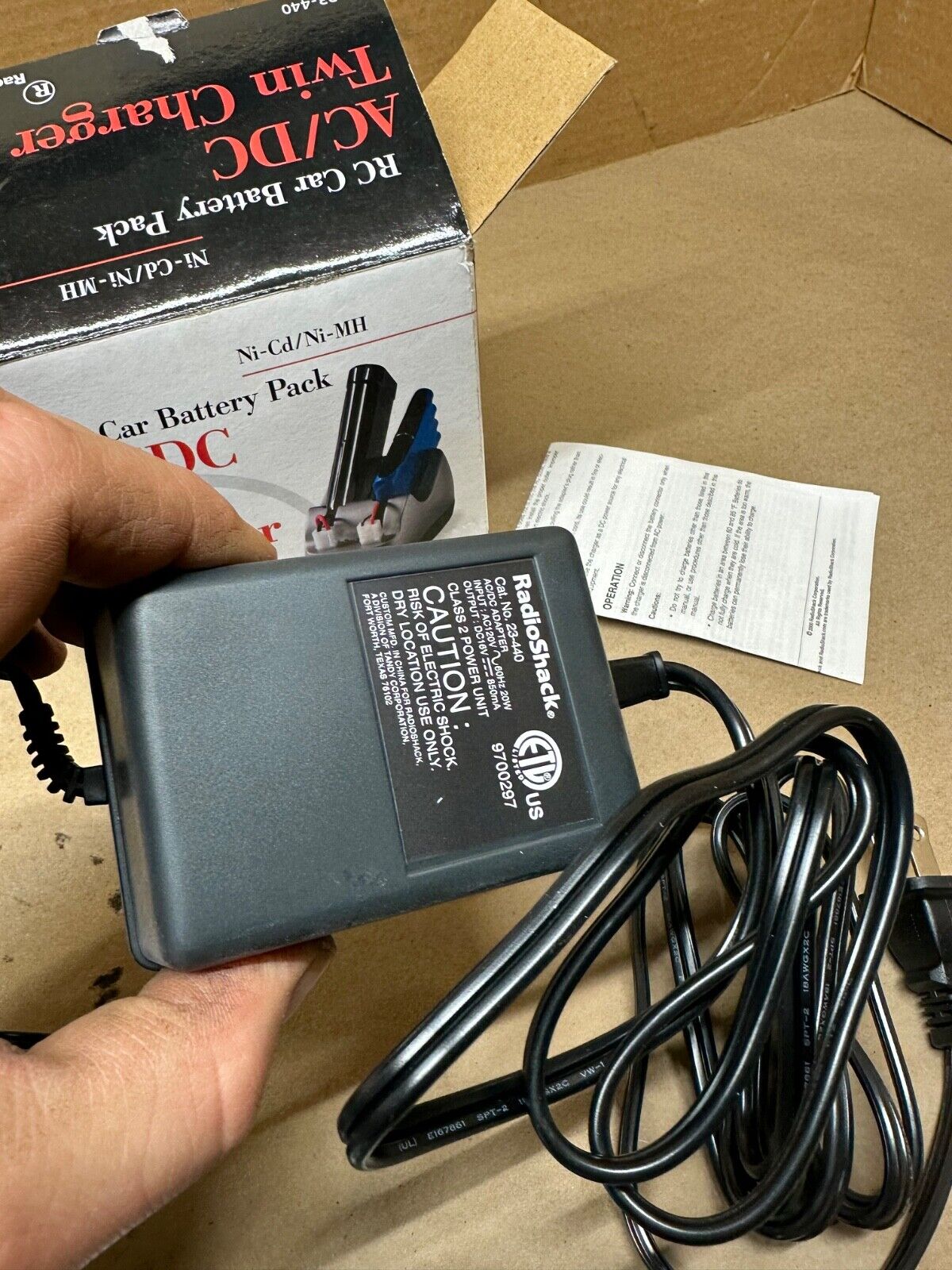 Vintage Radio Shack - Twin Ni-Cd/Ni-MH Racing Battery Pack AC Charger 23-440