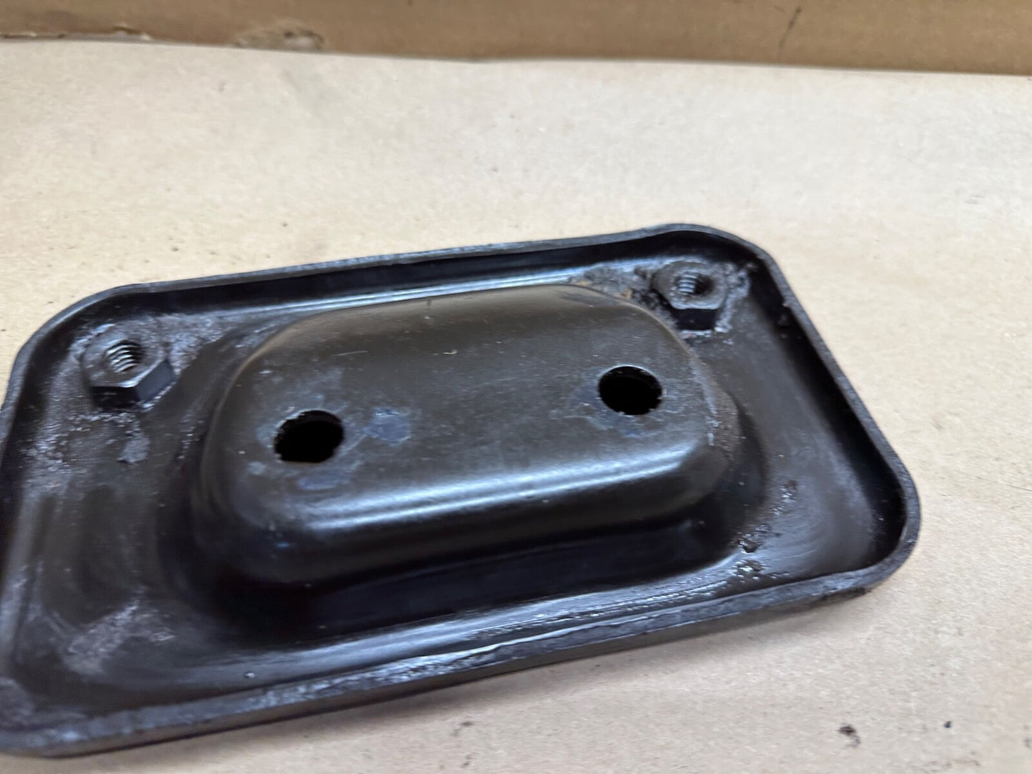 87-01 Jeep Cherokee XJ AW4 Automatic Transmission Exhaust Mount Bracket 2wd