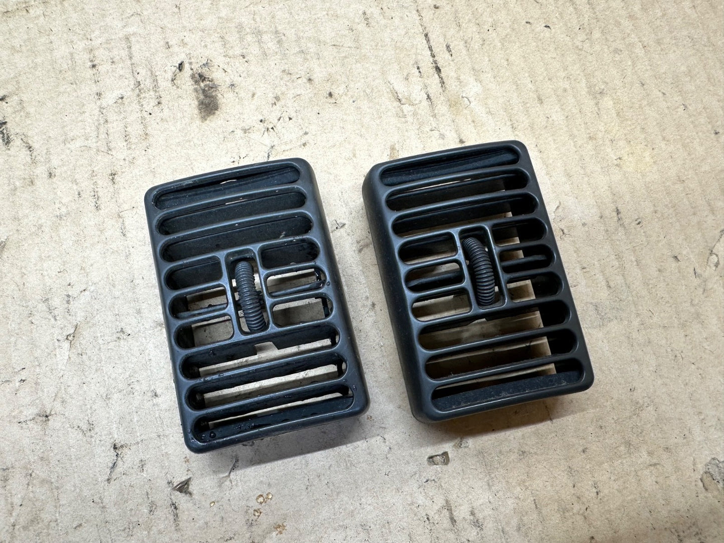 Grey 97-06 TJ Jeep Wrangler HVAC Dash AIR VENT Panel A/C Heat Left Right PAIR AC