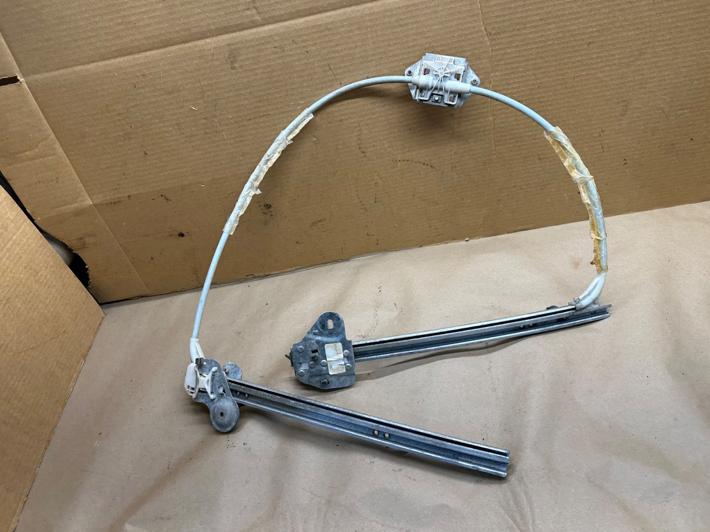97-01 Jeep Cherokee XJ 2 Door Left Manual Window Regulator Crank Driver Slide OE