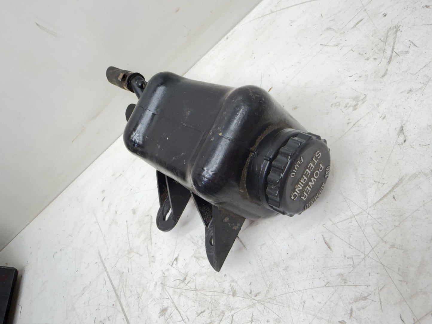 Jeep YJ Wrangler Power Steering Fluid Bottle Tank Reservoir 52004991 91-95 OEM