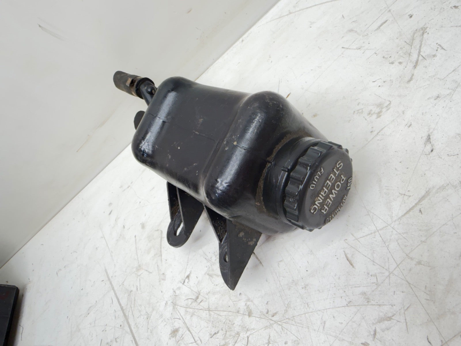 Jeep YJ Wrangler Power Steering Fluid Bottle Tank Reservoir 52004991 91-95 OEM