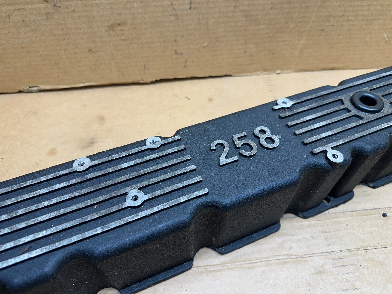 JEEP CJ  1980-86 4.2L AFTERMARKET Engine Valve Cover Aluminum 258 ci 4.2 L Black
