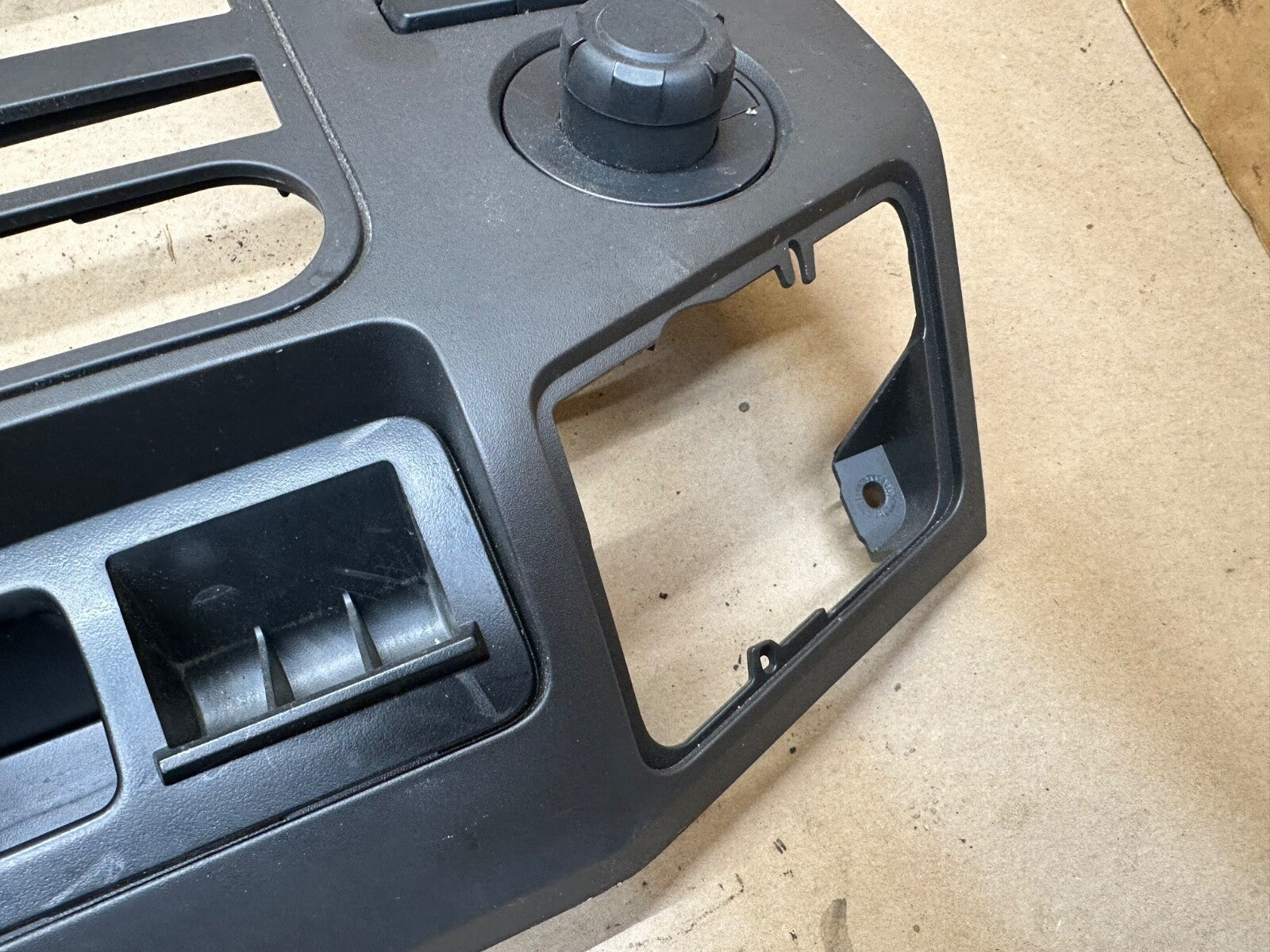 Radio Temp Climate Control Bezel Trim for 11-16 Ford F250 F350 Dash Center OEM