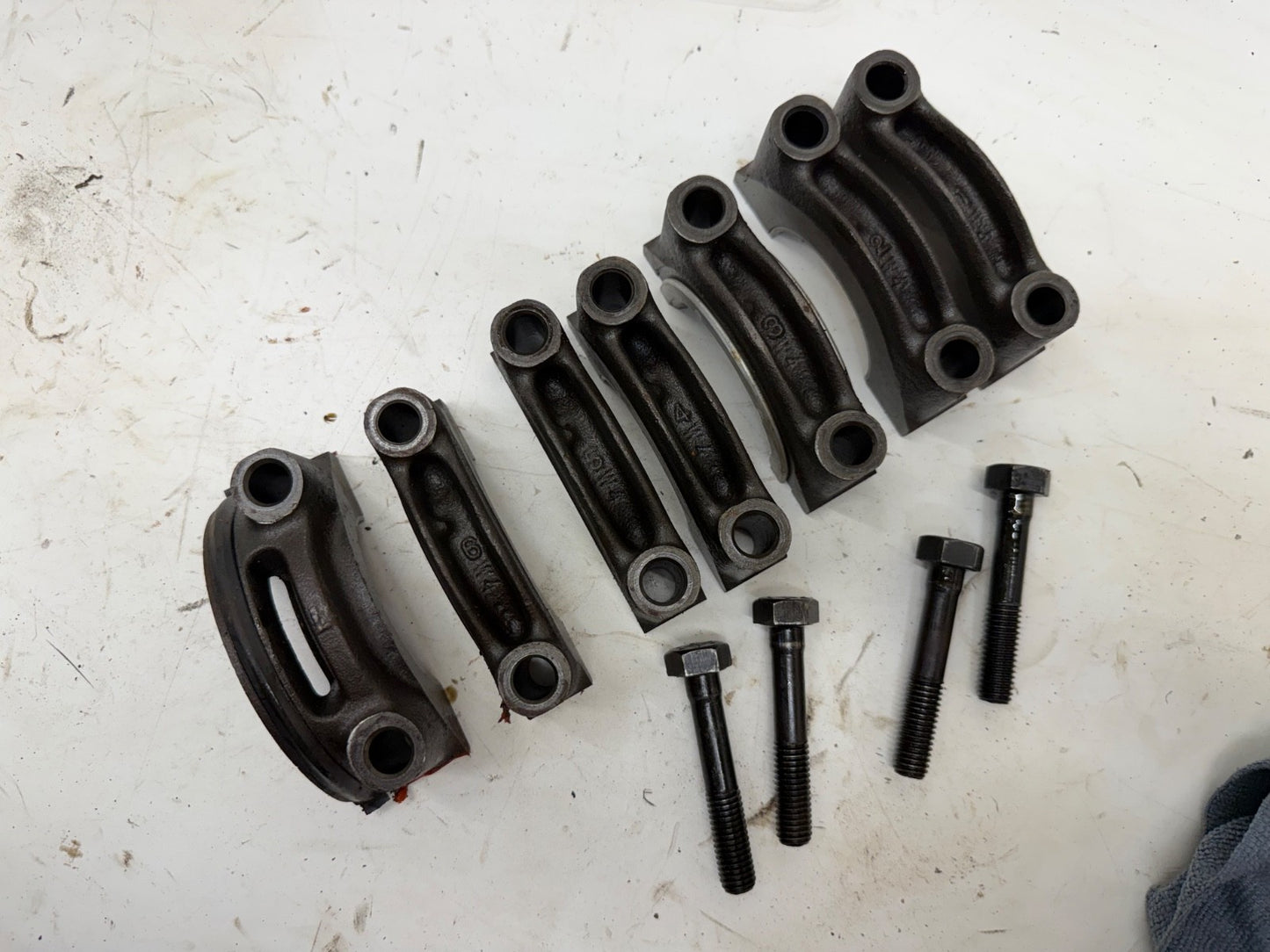 Jeep 4.2L AMC Crankshaft Main Bearing Caps Set CJ 7 YJ Wrangler Crank Cap 4.2 L