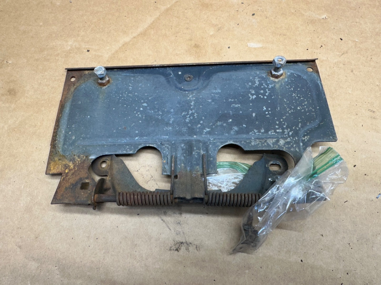 Jeep Wrangler YJ 87-95 Rear License Plate Mount Tag Bracket Factory OEM Gas Flap