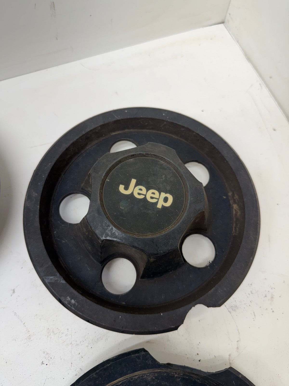 Jeep Cherokee XJ Wrangler YJ 84-01 Factory Black Center Cap Wheel Hub 5 Bolt