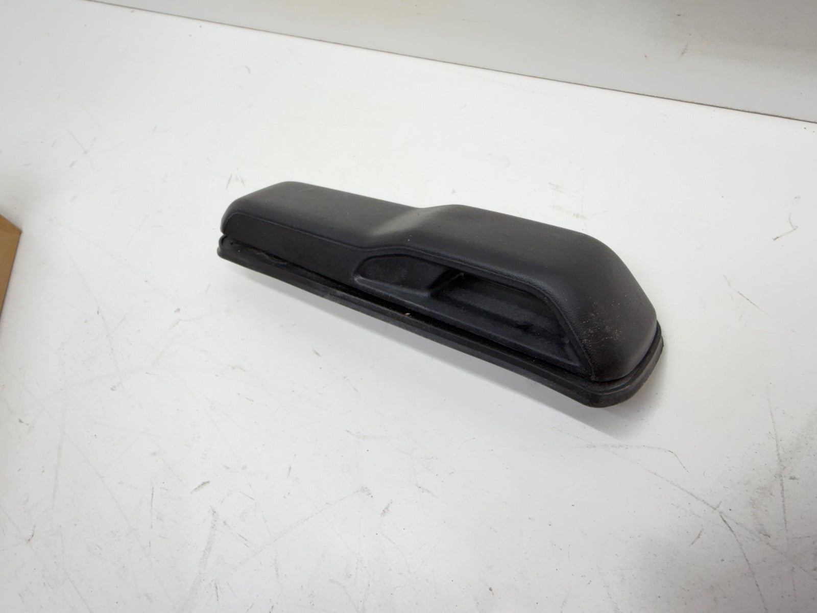 18-20 JEEP WRANGLER JL GLADIATOR WINDSHIELD HOLD DOWN BRACKET MOPAR Bumper OEM