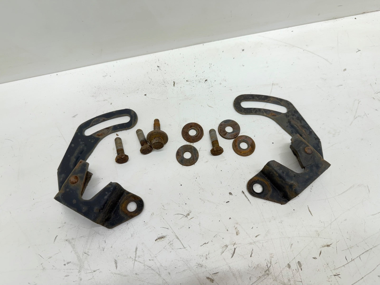 97-02 Jeep TJ Wrangler BACK SEAT BRACKETS FENDER WELL Side Rear Bracket L R OEM