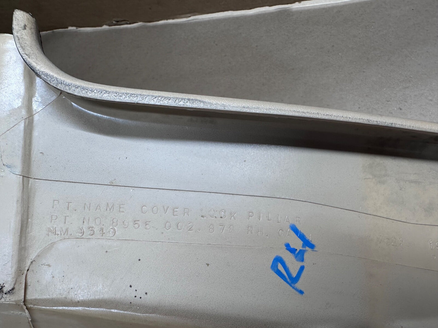 84-96 Jeep Cherokee XJ Passenger Side C Pillar Trim 4 Door RH Right Rear Tan OEM