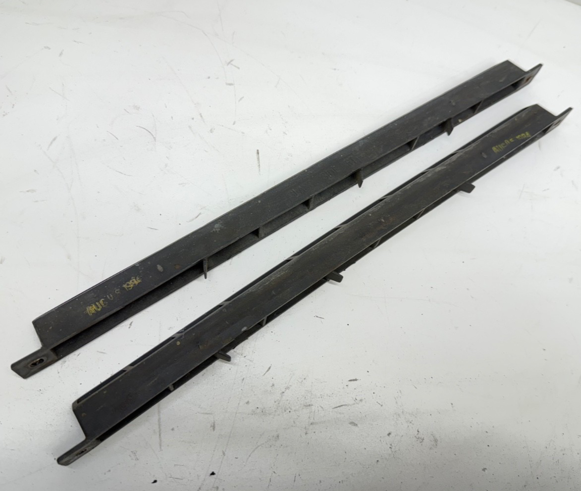 PAIR L+R Jeep CJ 76-86 Windshield Defrost Upper Dash Vent OEM Duct 1984 Stamp