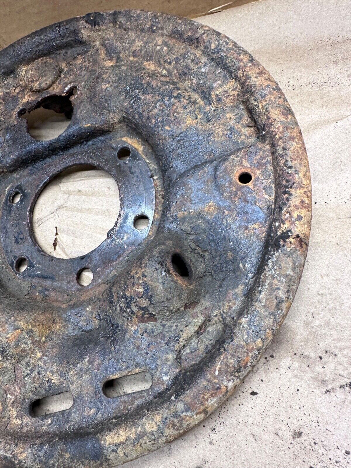 84-90 Jeep Cherokee XJ Wrangler YJ Left Backing Plate Rear Axle Dana 35 Bendix