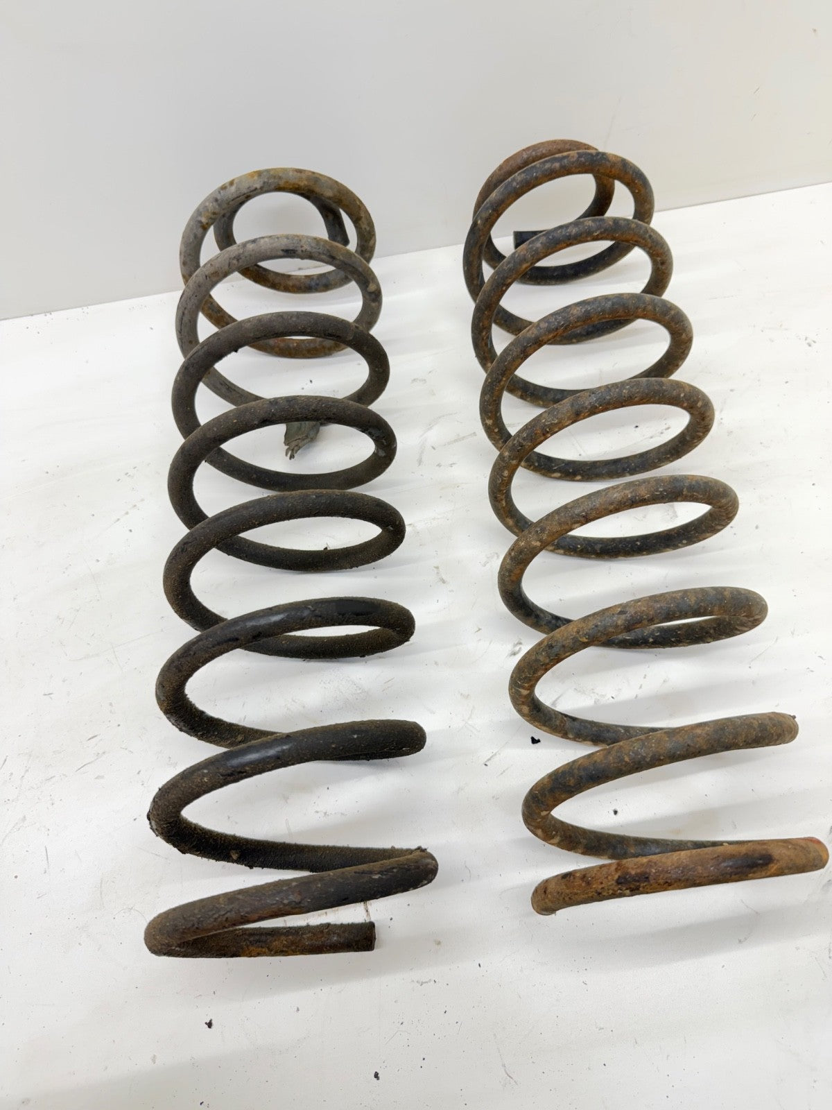 Jeep Cherokee XJ 84-01 Front Coil Springs Set Spring OEM Factory Dana 30 L R