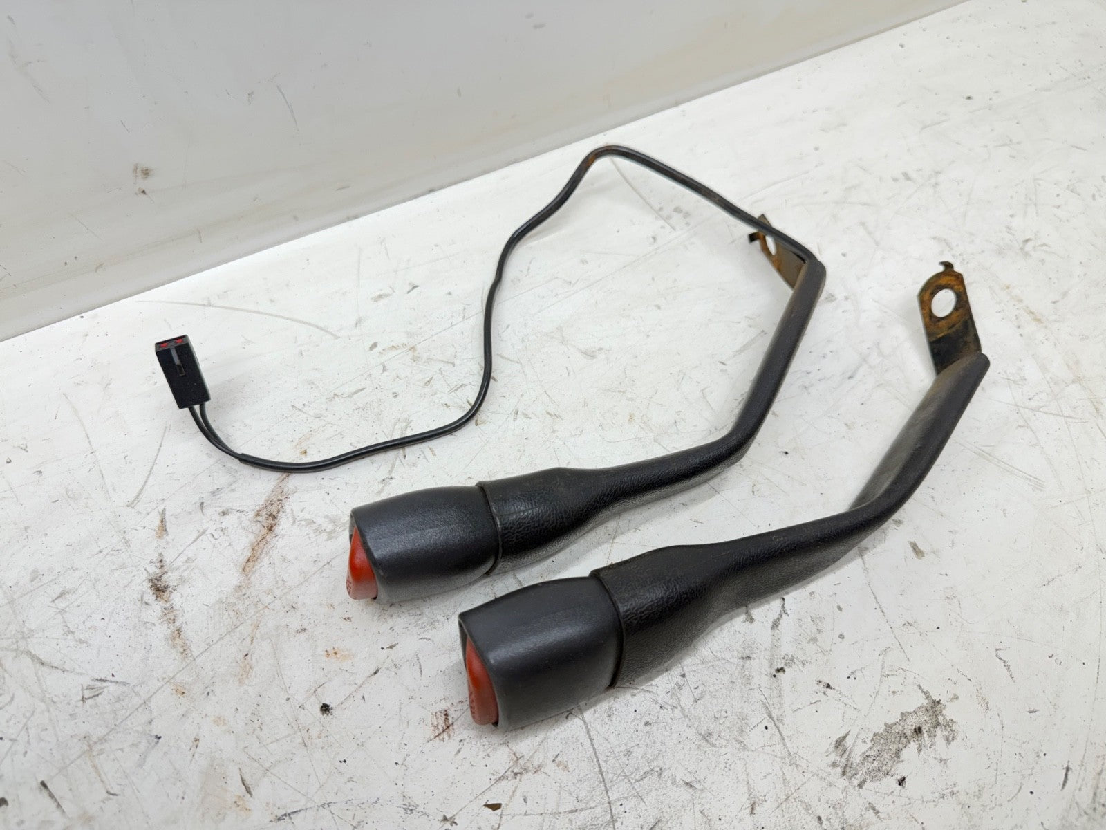 97-02 Jeep Wrangler TJ Driver and Passenger Front Female Seat Belt Latch Buckle