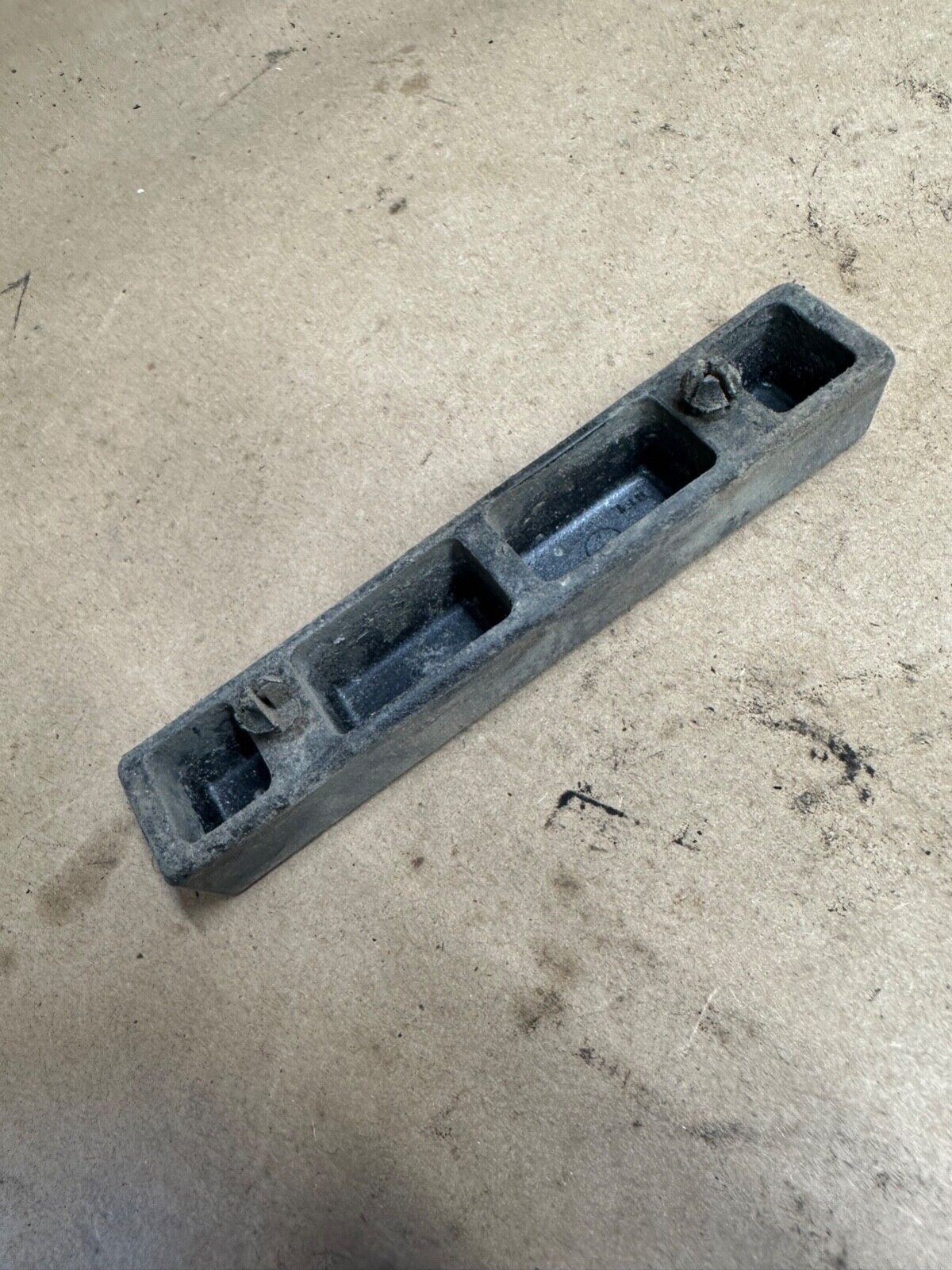 84-95 Jeep Cherokee XJ Comanche MJ Battery Tray SPACER 2.5L 4 cylinder OEM