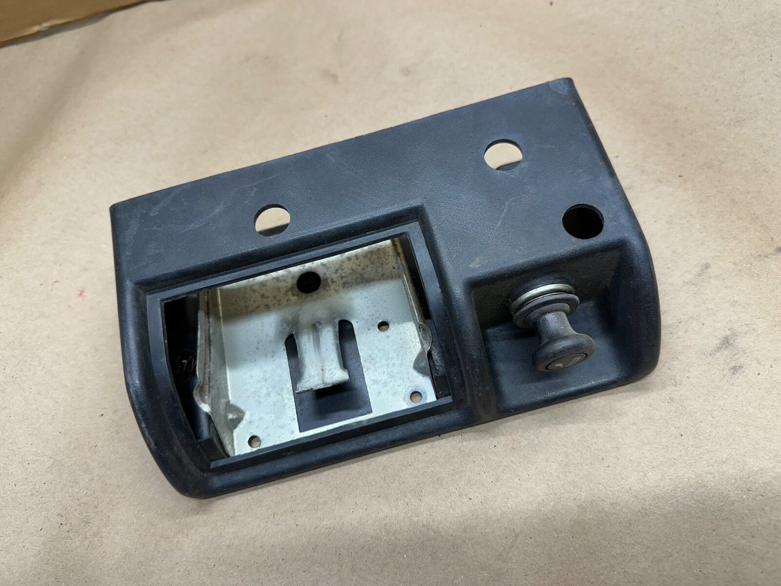 87-95 Jeep Wrangler YJ Ash Tray Bracket Ashtray Assembly Holder Outlet Lighter