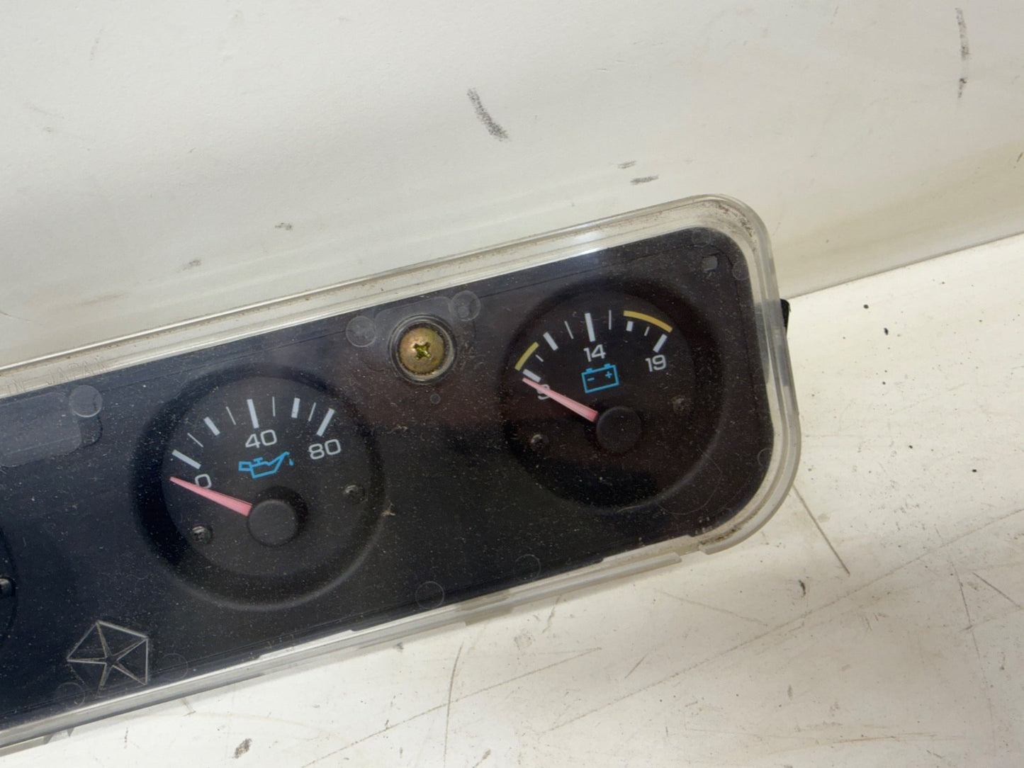 Jeep Wrangler YJ 92-1995 Dash Instrument Center Gauge Cluster Temp Oil Volt Gas