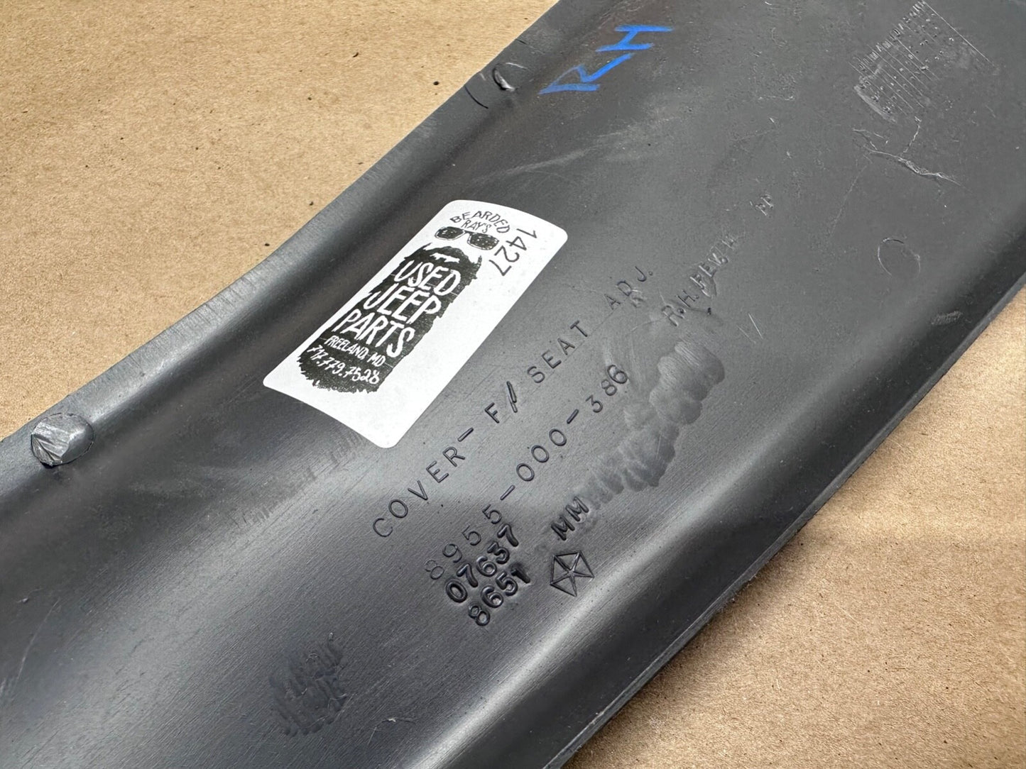 84-96 Jeep Cherokee XJ Passenger Side Manual Seat Track Trim Right Lower Cover