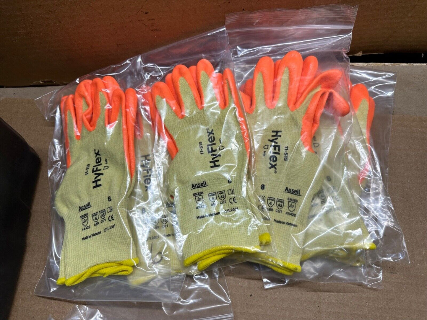 7 PAIRS Hyflex 11-515 Cut Resistant Gloves High Visibility Nitrile Coated Size 8