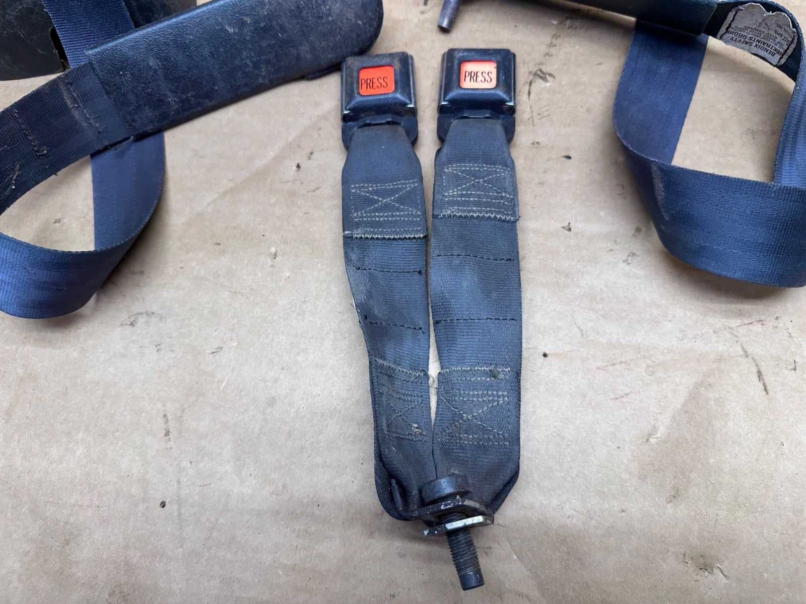 92-95 Jeep Wrangler YJ Rear Back Pair Seat Belt Buckle OEM Seatbelt Factory