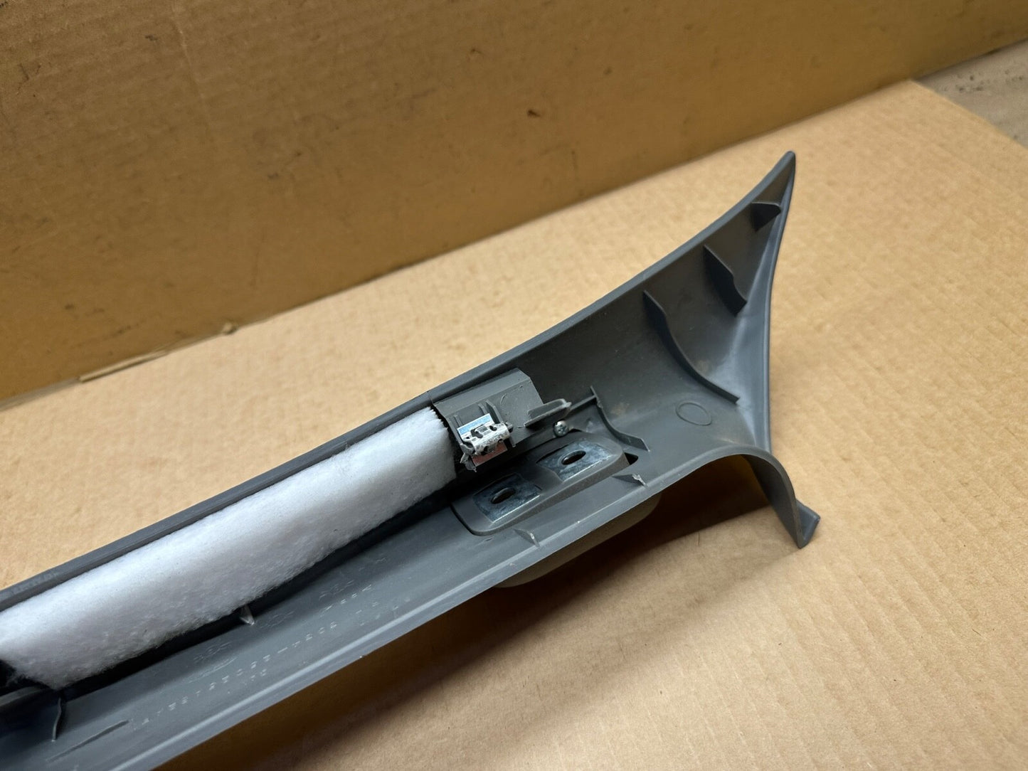 03-07 Ford F250 F350 RH Right Passenger A-Pillar Trim Grab Handle Gray OEM Grey