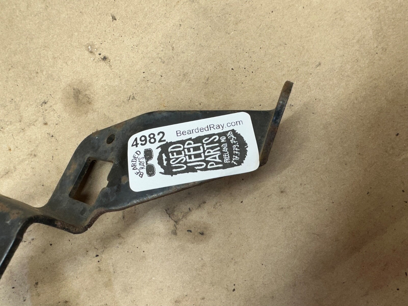 01-06 Jeep Wrangler TJ 4.0L Throttle Cable Bracket Kickdown Mount OEM Factory OE