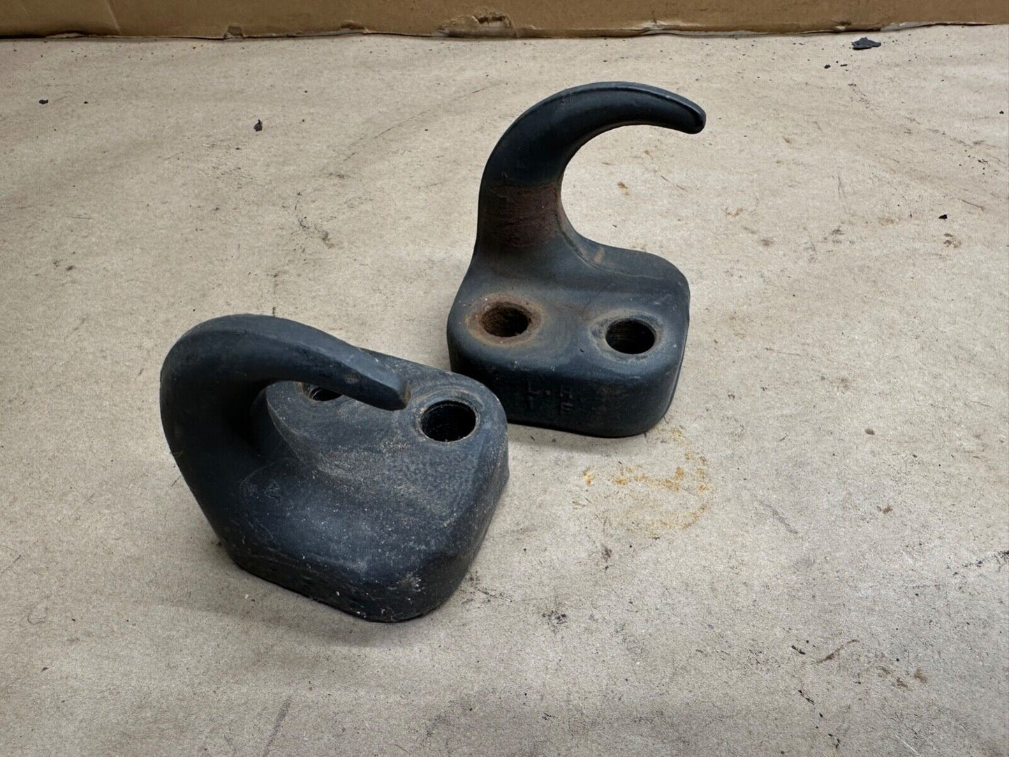 97-06 Jeep Wrangler TJ LJ OEM Factory Front Tow Hooks NO Bolts Towhook Pair Hook