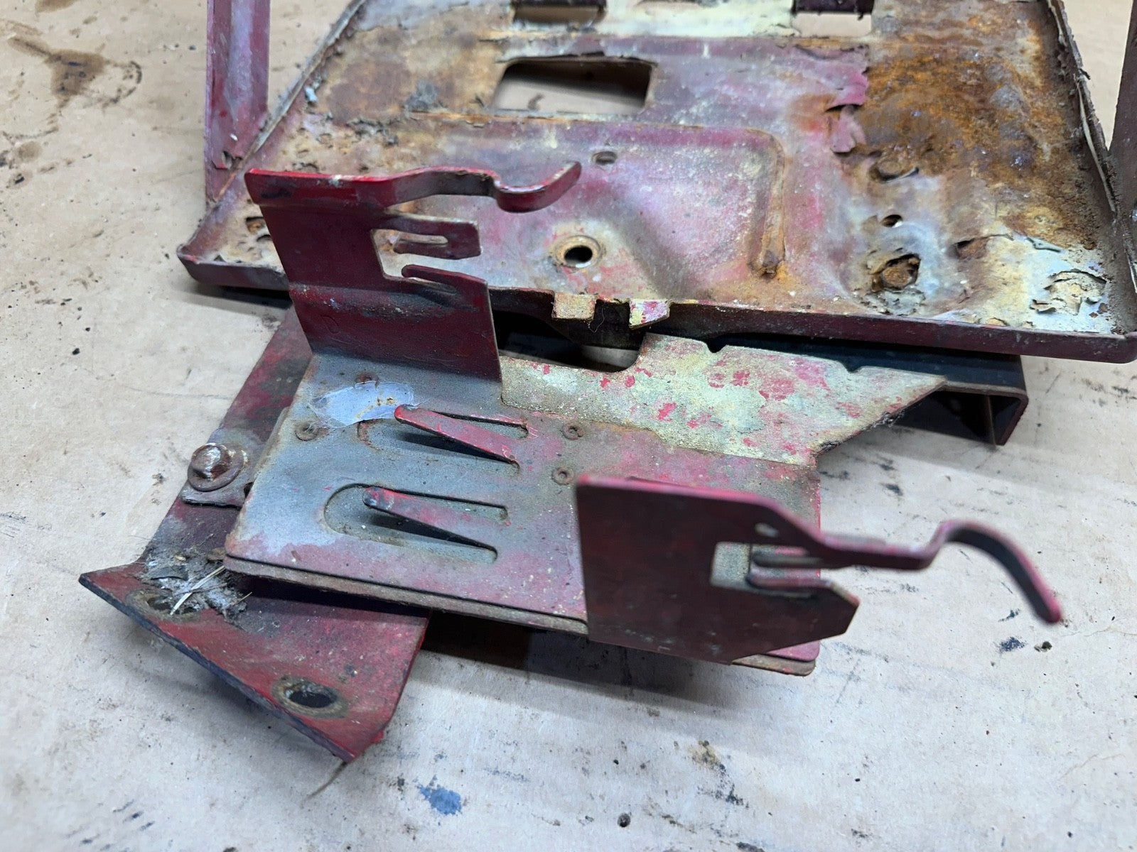 91-95 Jeep YJ Battery Tray Wrangler Factory Firewall Bracket Holder Mount OEM