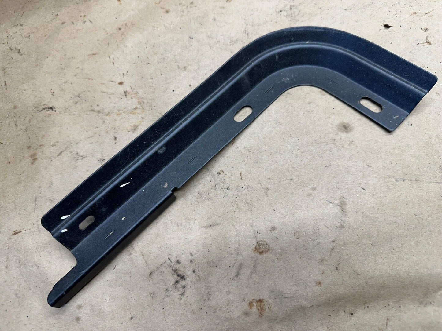 76-06 Jeep Wrangler Soft Top Rear Corner Track YJ Corner Trim Bracket Right RR