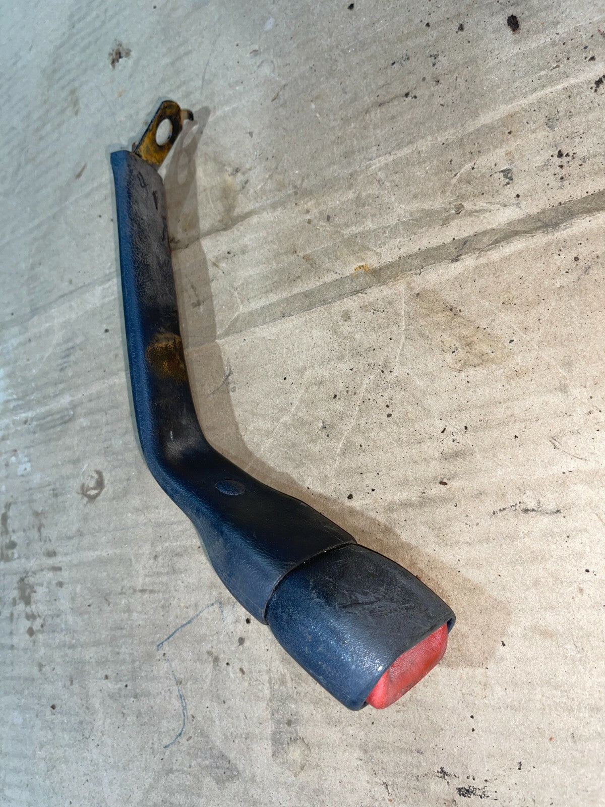 97-01 JEEP CHEROKEE XJ Buckle Front Right Side Seat Belt Passenger OEM Clip