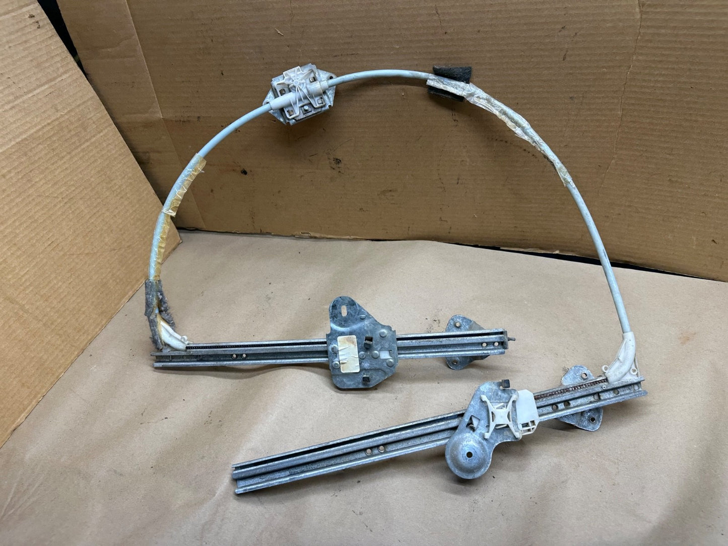 Jeep Cherokee XJ 97-01 2 Door Passenger Door Manual Window Regulator Right Front