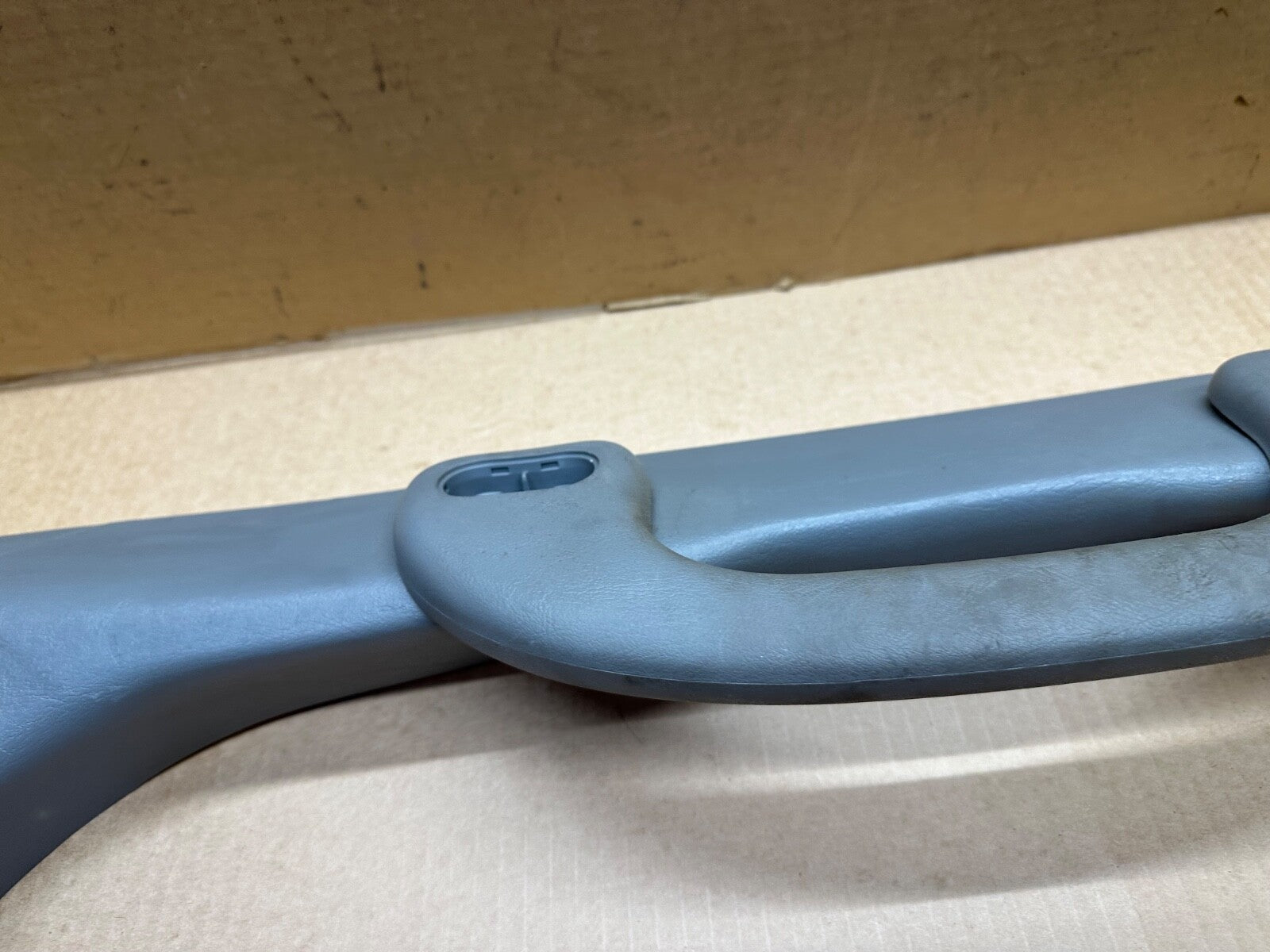 03-07 Ford F250 F350 RH Right Passenger A-Pillar Trim Grab Handle Gray OEM Grey
