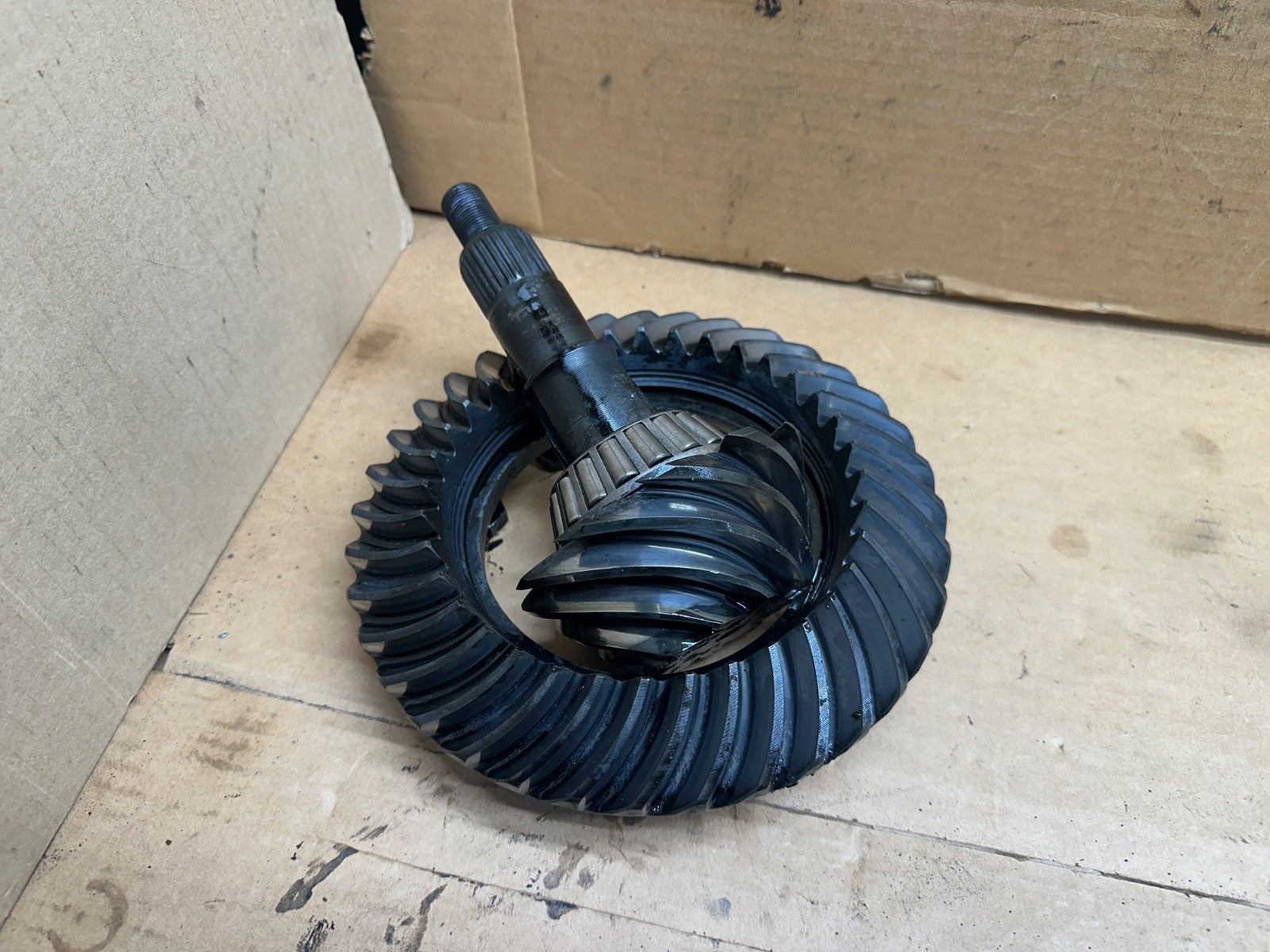 Ford Mustang Explorer Ford 8.8 Rear Axle 3.27 Ring Pinion Factory Gears OEM Gear