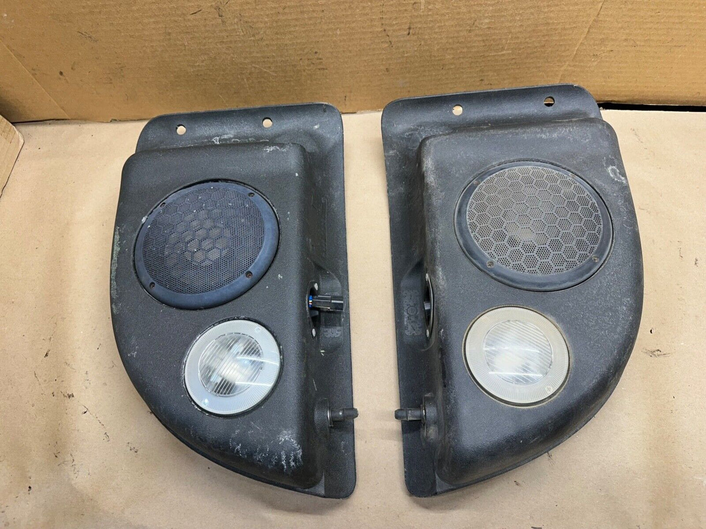 03 04 05 06 Jeep Wrangler TJ Overhead Roof Speaker Sound Bar Dome Light Pod Pair