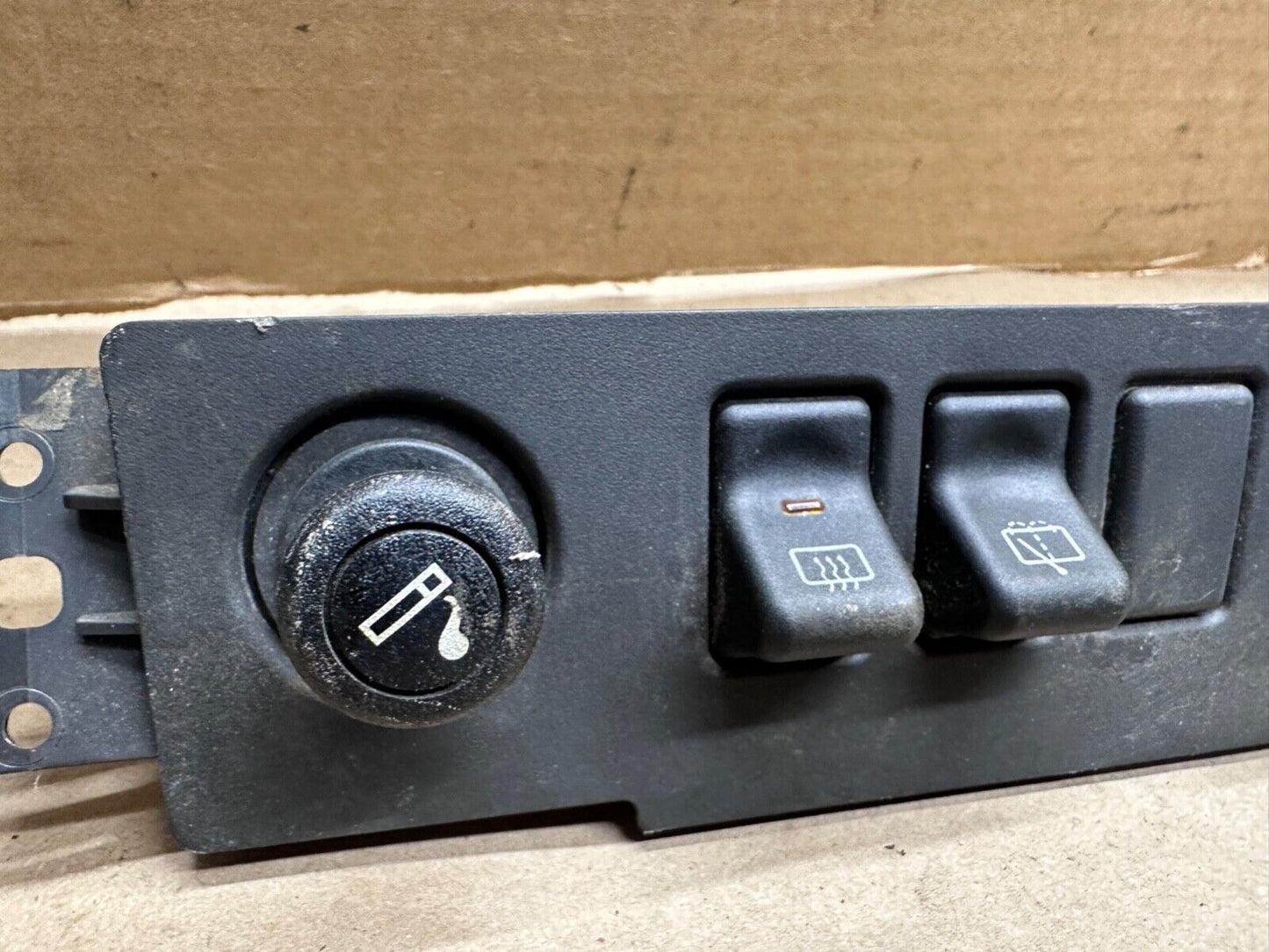 97-01 Jeep Cherokee XJ Dash Switch Panel Dash Defrost Rear Wiper 12v outlet OEM