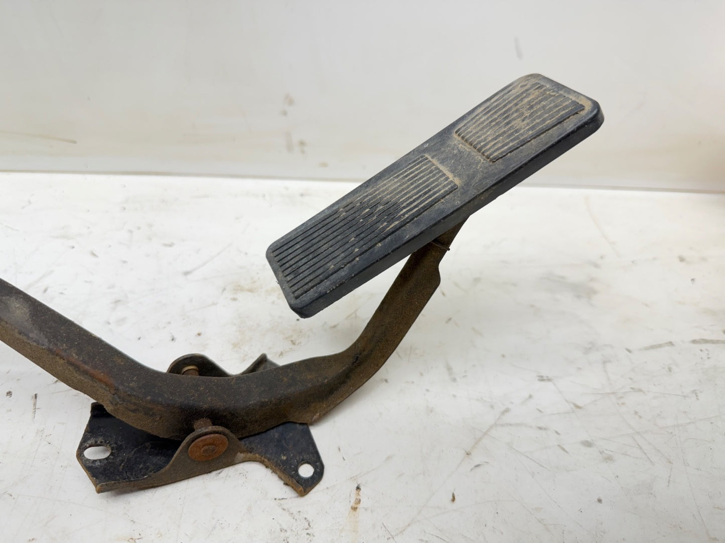 Jeep Wrangler YJ 87-95 Accelerator Gas Fuel Pedal Throttle Petal Spring OEM OE