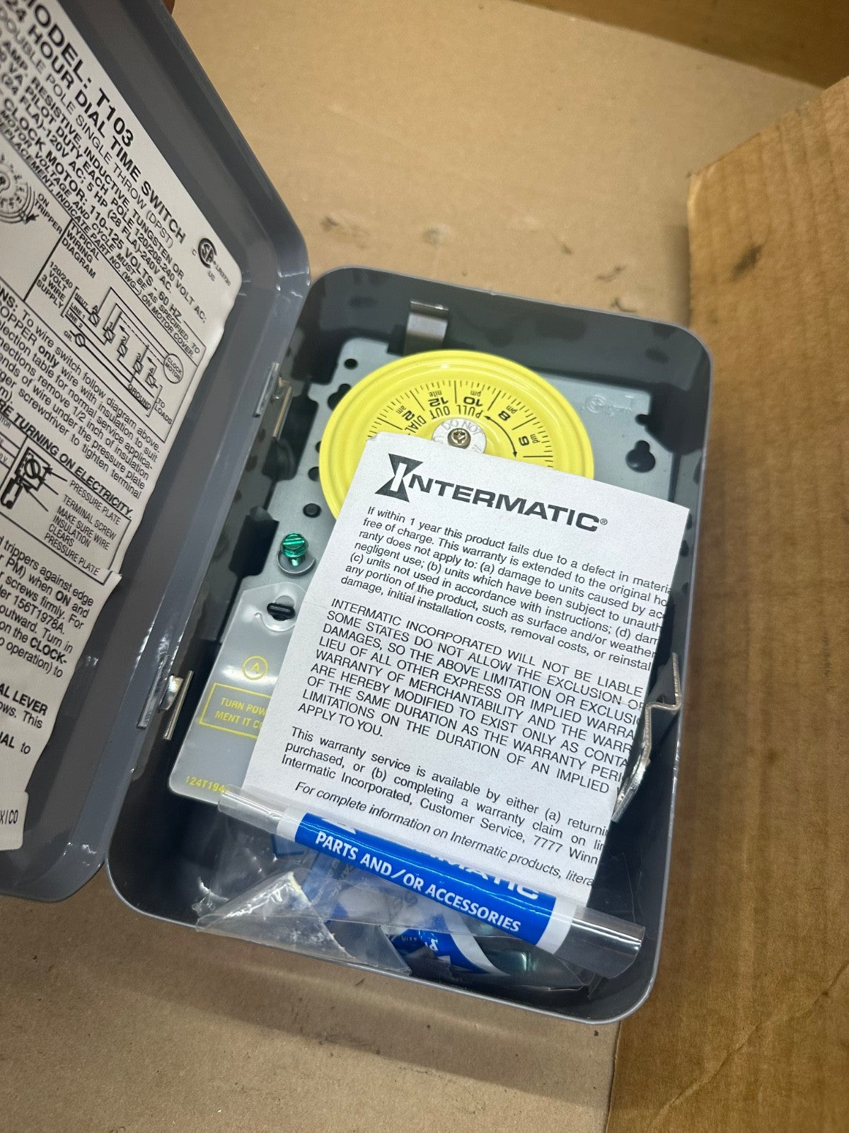 Intermatic T103 DPST 24-Hour Mechanical Time Switch 120 VAC 40 Amp New Old Stock