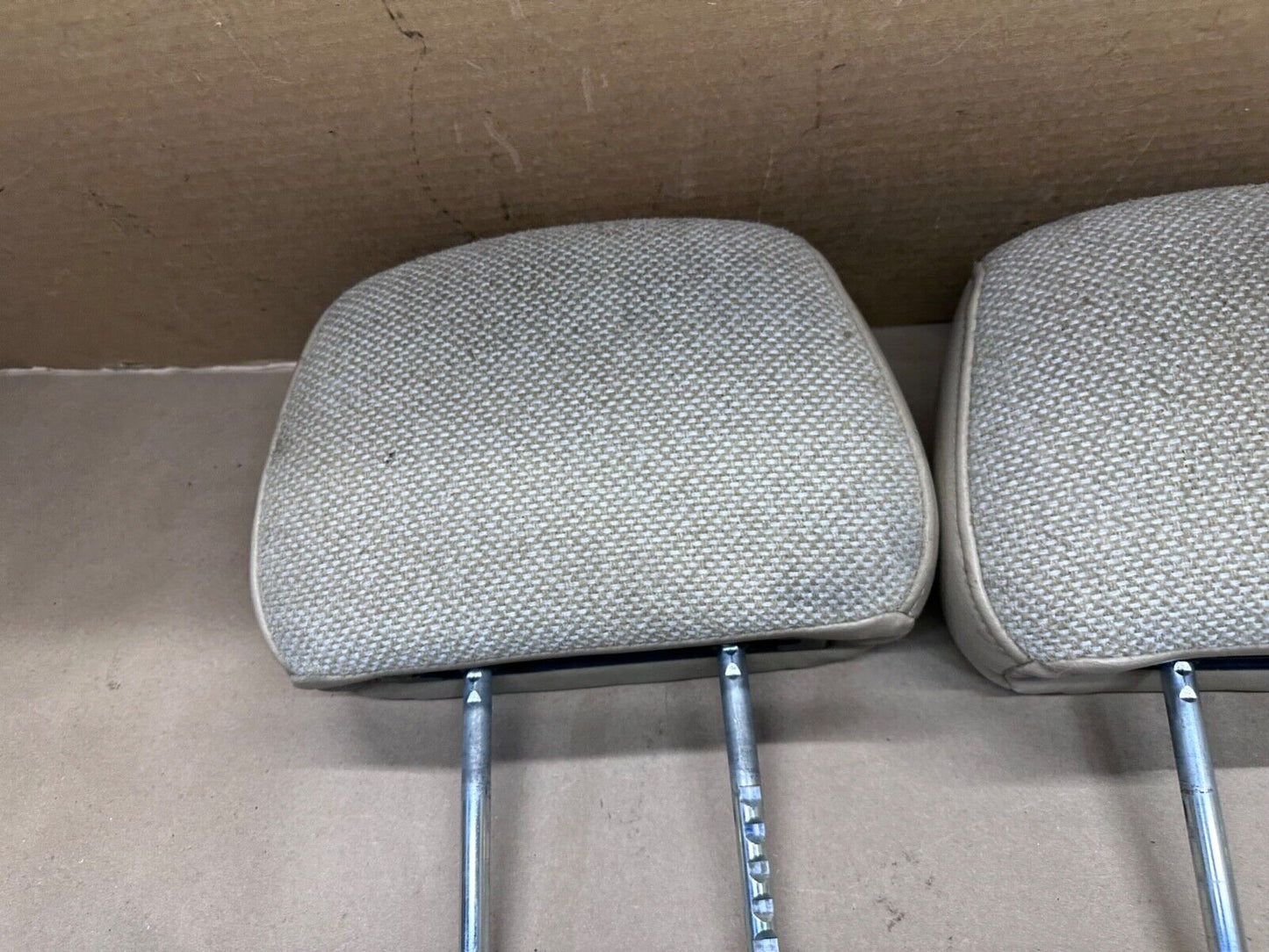 84-96 Jeep Cherokee XJ Front Bucket Seat Head Rest Pair Tan Cloth Tweed Beige OE