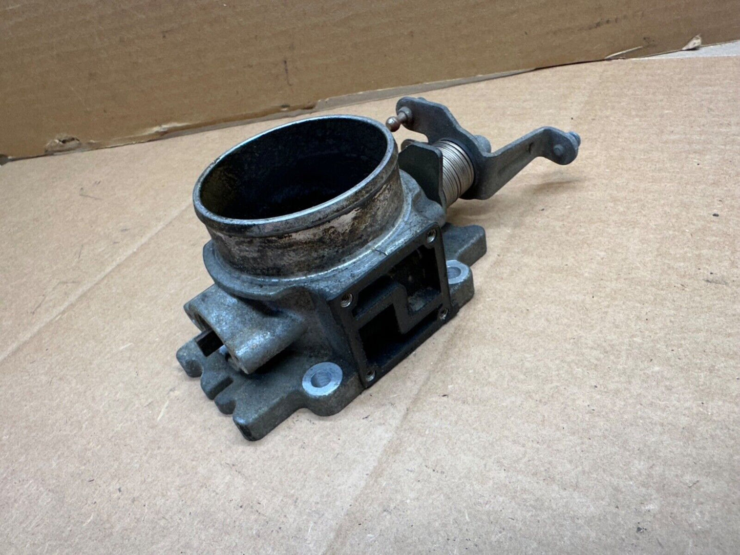 91-95 Jeep Wrangler YJ 6 Cylinder 4.0 L Throttle Body 53030844 4.0L 6 cyl OEM