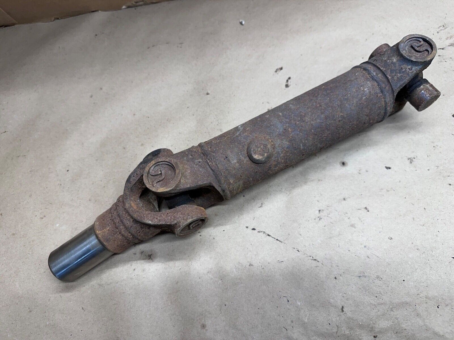 97-04 Jeep Wrangler TJ Rear Driveshaft 11" 4.0L Manual Trans Dana 44 10.75" OEM