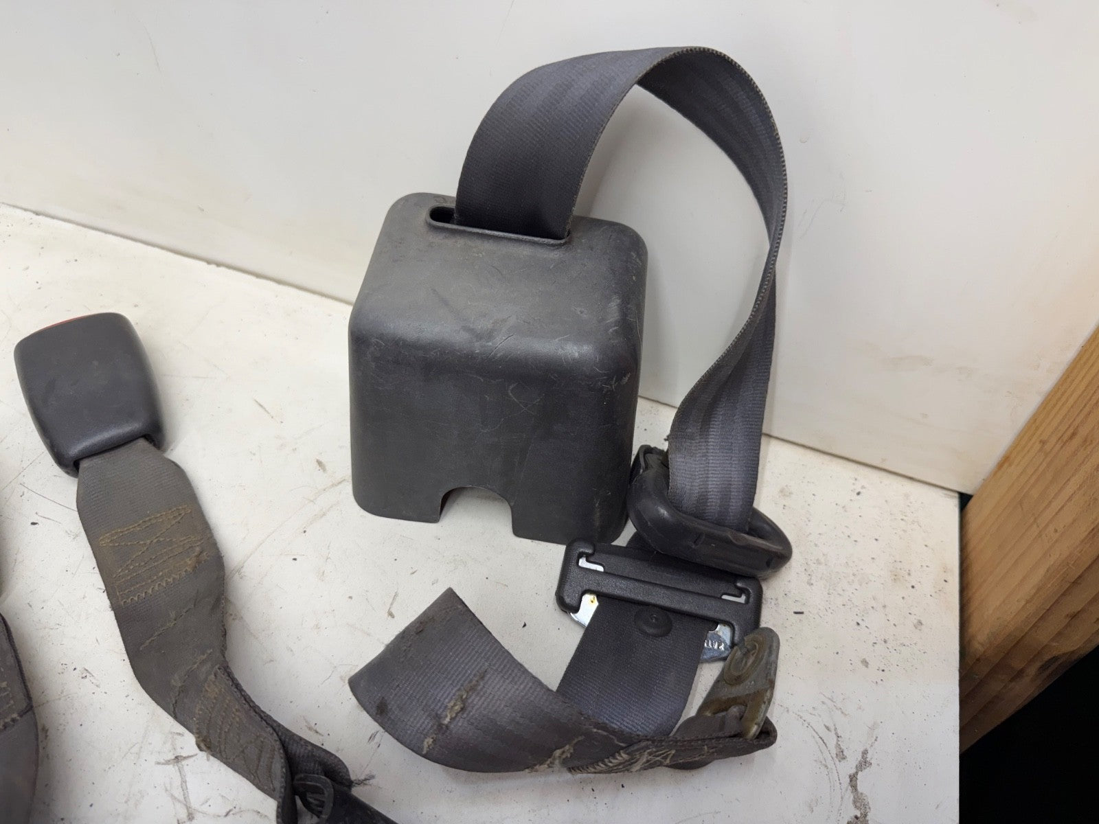 97-02 Jeep TJ Wrangler Complete SET REAR Seat Belts Belt Buckles Seatbelt Back