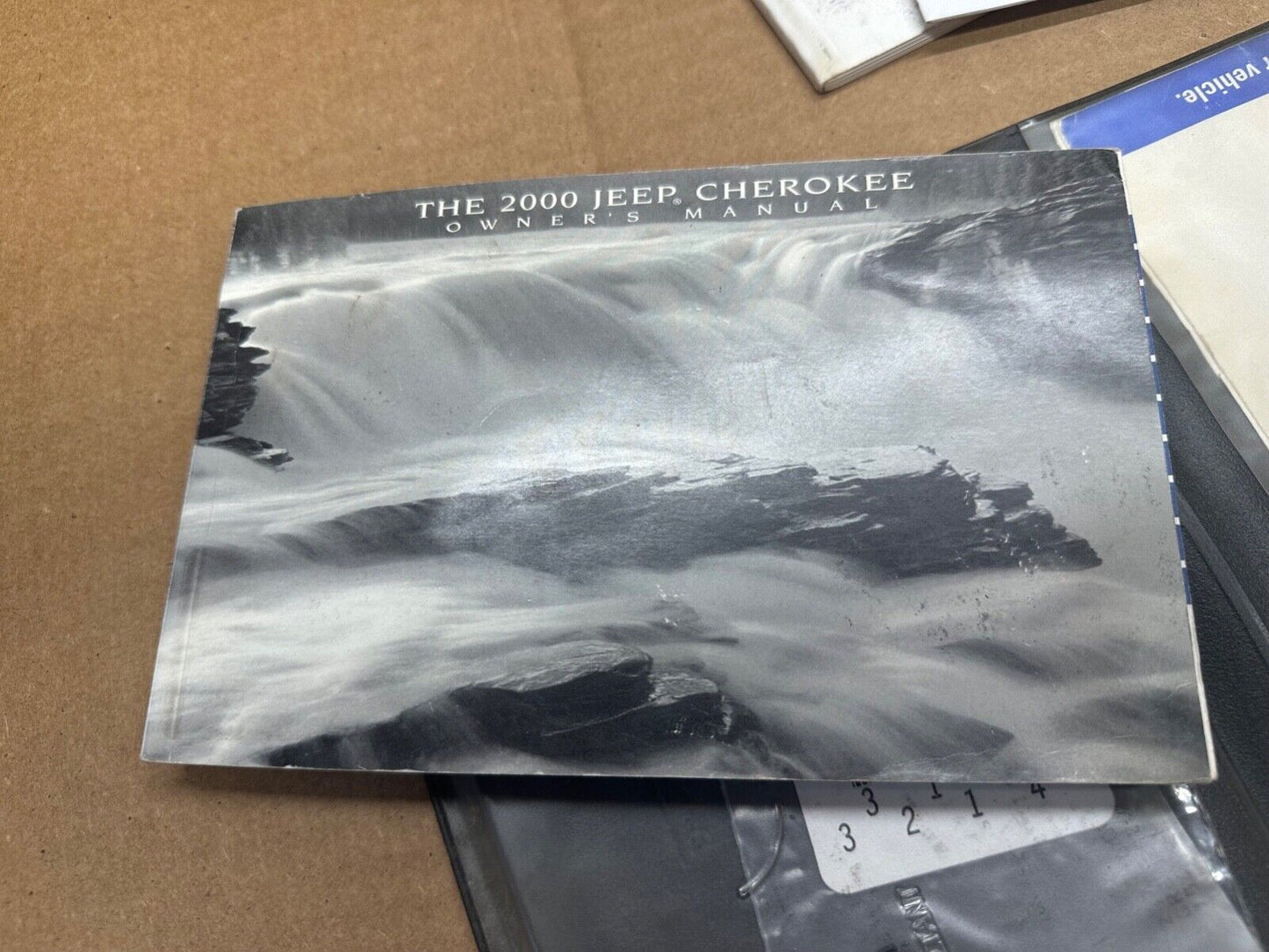 2000 Jeep Cherokee XJ Owners Manual Guide Reference Operator Book Owner's 00 OEM