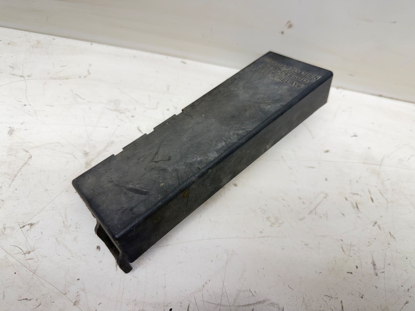 Jeep Wrangler YJ 91-95 Under Hood Fuse Block Relay Panel Cover OEM 56017145